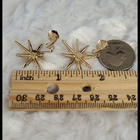 Vintage•Goldtone rhinestone Starburst design•clips - Picture 2 of 16